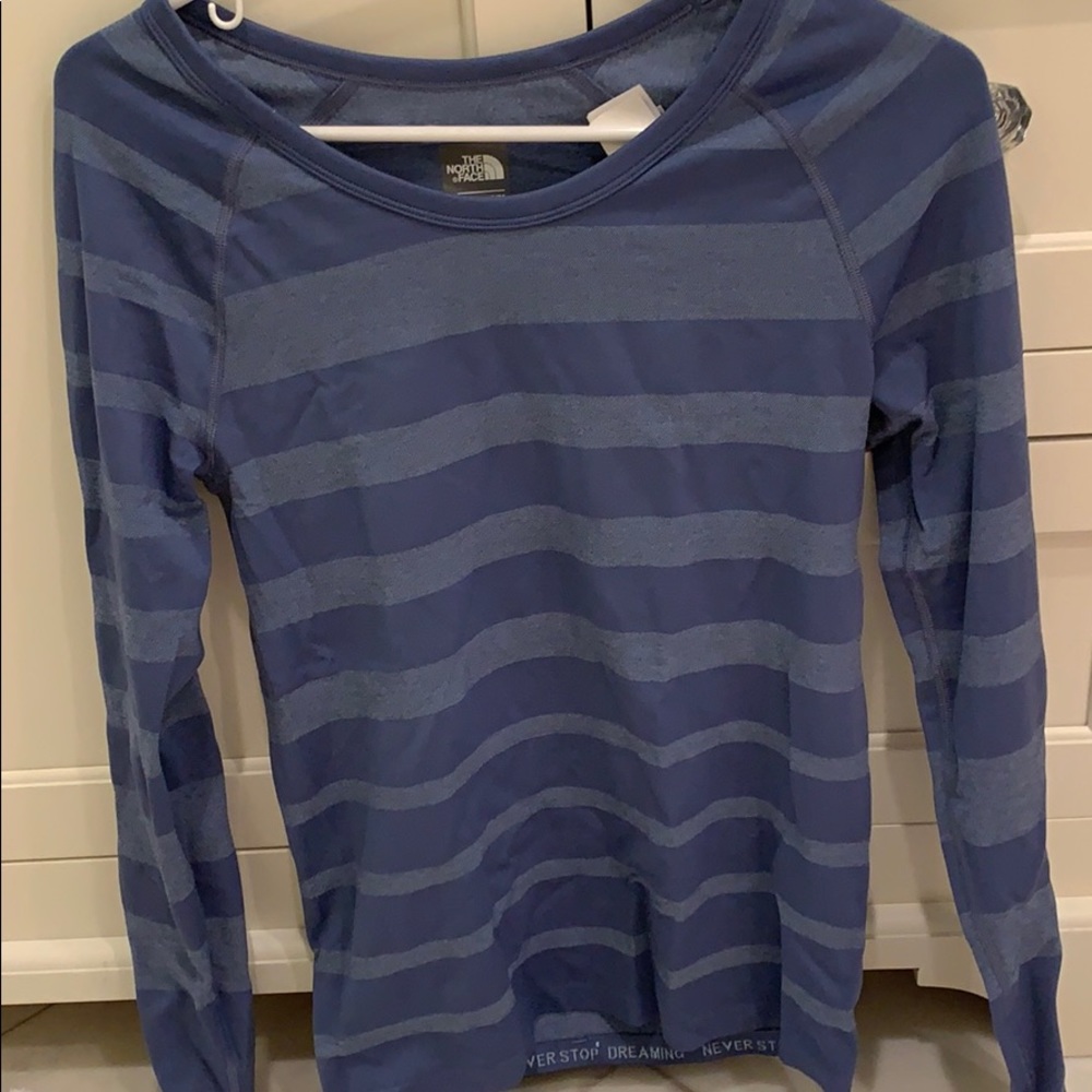 North face long sleeve. Size XS